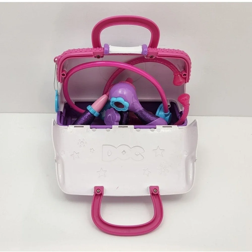 Disney Junior Doc McStuffins Toy Hospital Doctor's Bag Play Set with Accessories